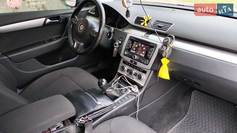 Універсал Volkswagen Passat 2013 в Полтаві