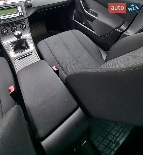 Універсал Volkswagen Passat 2007 в Рівному