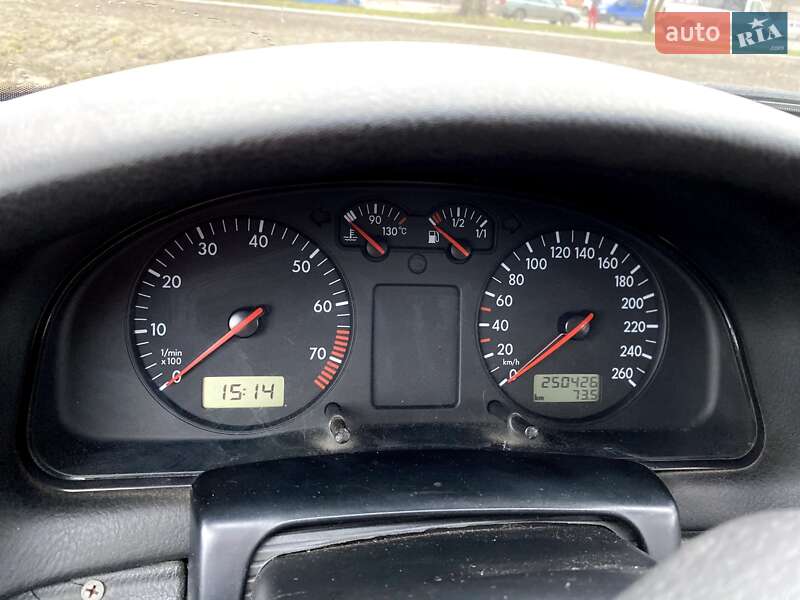 Універсал Volkswagen Passat 1998 в Шептицькому