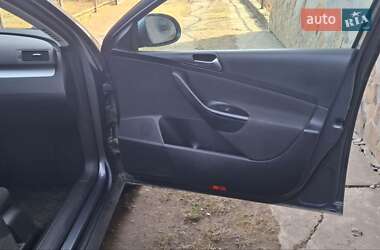 Універсал Volkswagen Passat 2010 в 