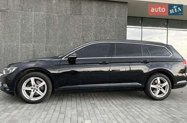 Универсал Volkswagen Passat 2015 в Ужгороде