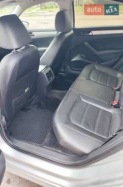 Седан Volkswagen Passat 2012 в 
