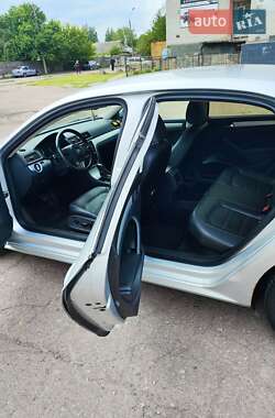 Седан Volkswagen Passat 2012 в 