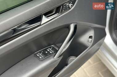 Седан Volkswagen Passat 2013 в 