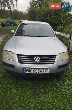 Седан Volkswagen Passat 2002 в Рівному