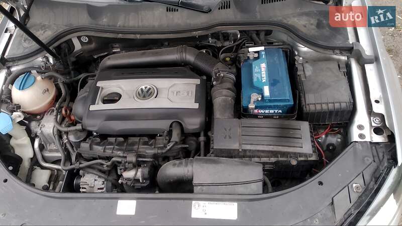 Универсал Volkswagen Passat 2011 в Киеве