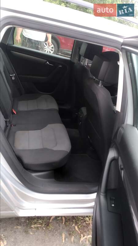 Универсал Volkswagen Passat 2011 в Киеве