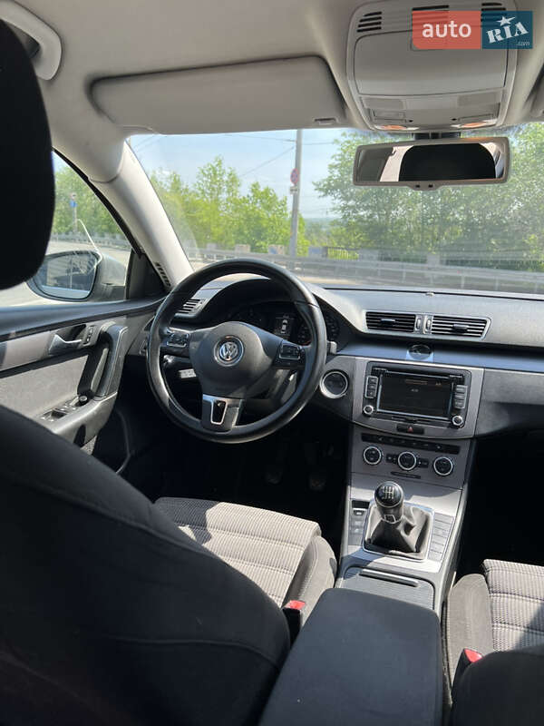 Седан Volkswagen Passat 2014 в Днепре