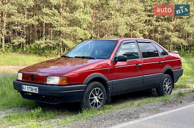Седан Volkswagen Passat 1990 в Богодухове