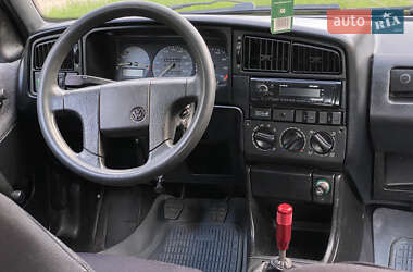 Седан Volkswagen Passat 1990 в 