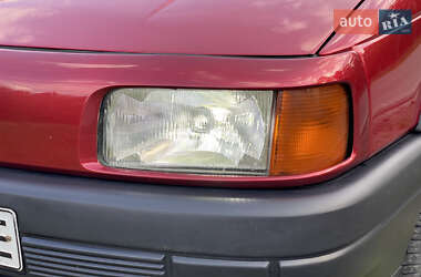 Седан Volkswagen Passat 1990 в 