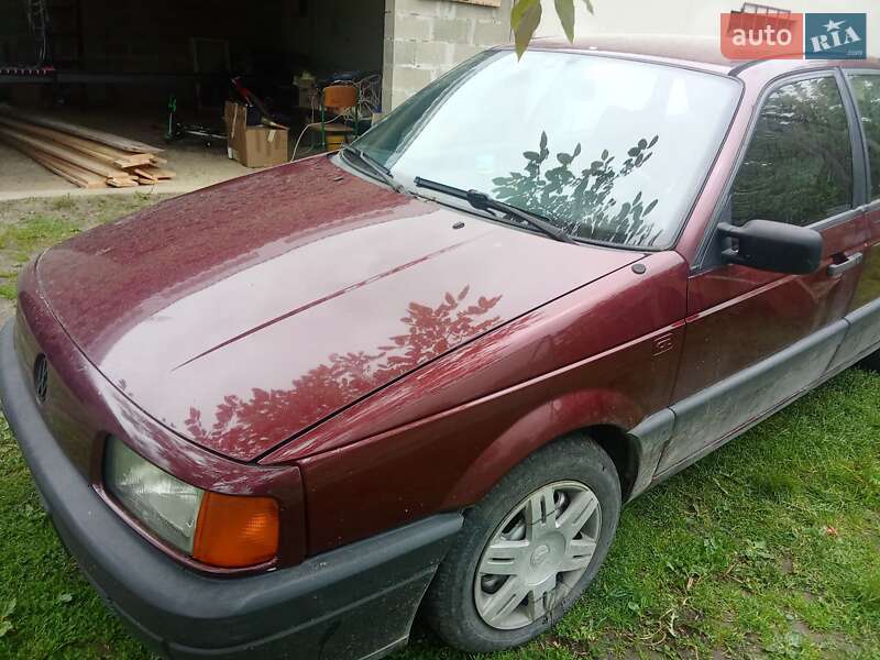 Седан Volkswagen Passat 1991 в Львове