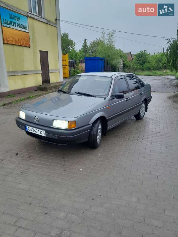 Седан Volkswagen Passat 1988 в 