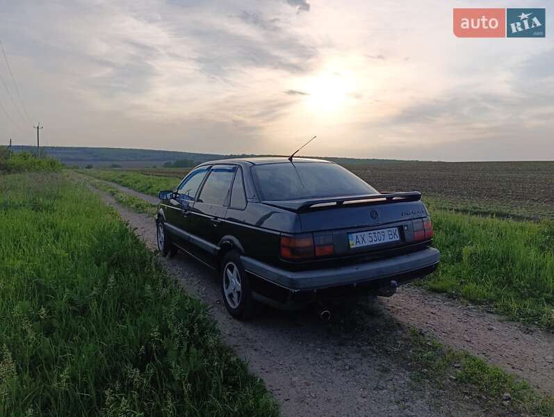 Седан Volkswagen Passat 1993 в Харкові