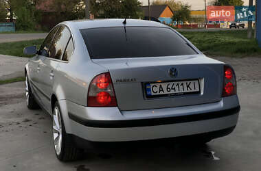 Седан Volkswagen Passat 2001 в 