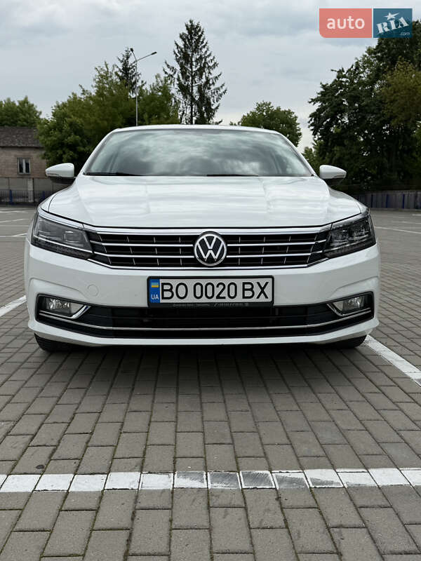Седан Volkswagen Passat 2016 в Тернополе