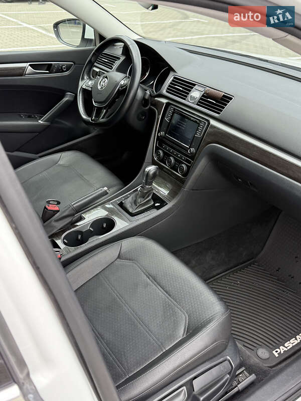 Седан Volkswagen Passat 2016 в Тернополе