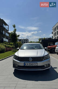 Седан Volkswagen Passat 2015 в 