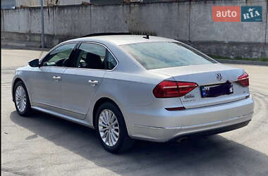 Седан Volkswagen Passat 2015 в 
