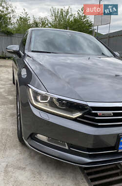 Седан Volkswagen Passat 2015 в 