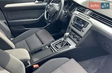 Седан Volkswagen Passat 2017 в 