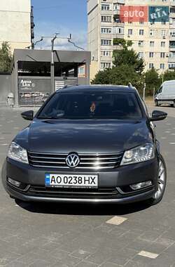 Універсал Volkswagen Passat 2014 в Ужгороді
