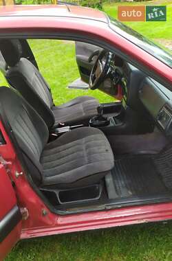 Седан Volkswagen Passat 1992 в 