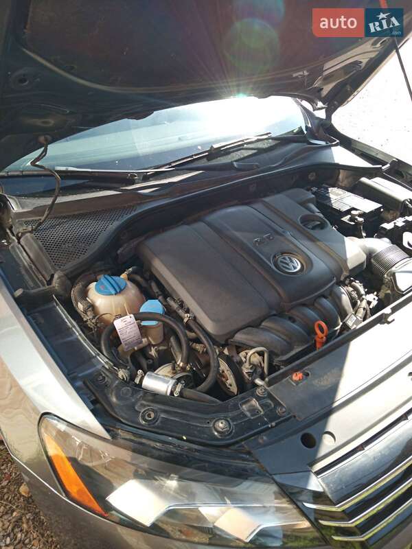 Седан Volkswagen Passat 2011 в Кропивницькому
