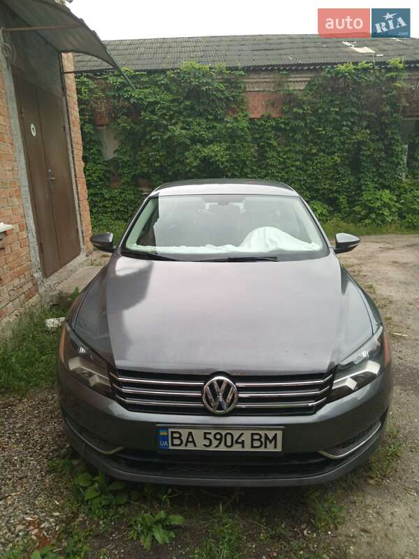 Седан Volkswagen Passat 2011 в Кропивницькому