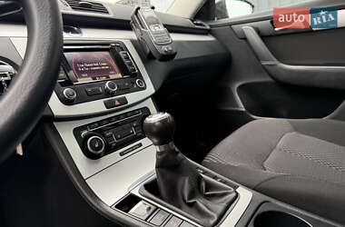 Универсал Volkswagen Passat 2011 в 
