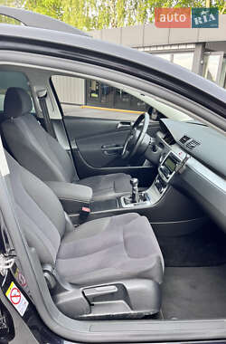 Універсал Volkswagen Passat 2010 в 