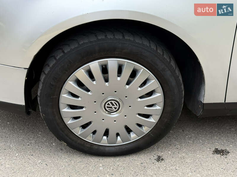 Універсал Volkswagen Passat 2005 в Дніпрі