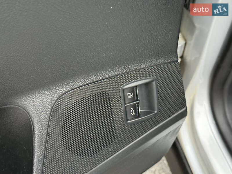 Універсал Volkswagen Passat 2005 в Дніпрі