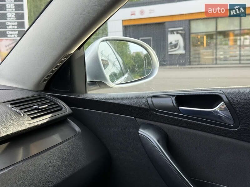 Універсал Volkswagen Passat 2005 в Дніпрі