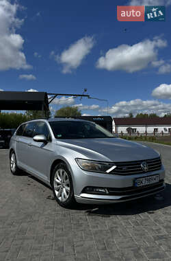 Универсал Volkswagen Passat 2015 в Ровно