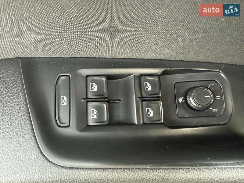 Универсал Volkswagen Passat 2015 в Львове