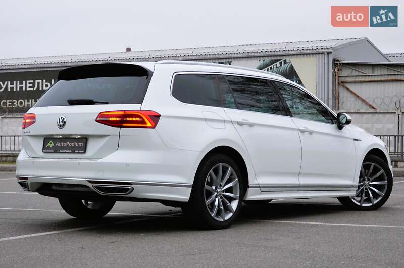 Универсал Volkswagen Passat 2018 в Киеве