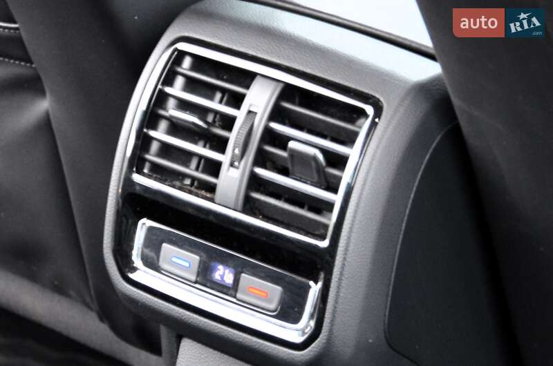 Универсал Volkswagen Passat 2018 в Киеве