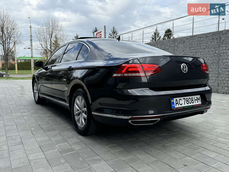 Седан Volkswagen Passat 2018 в Луцьку