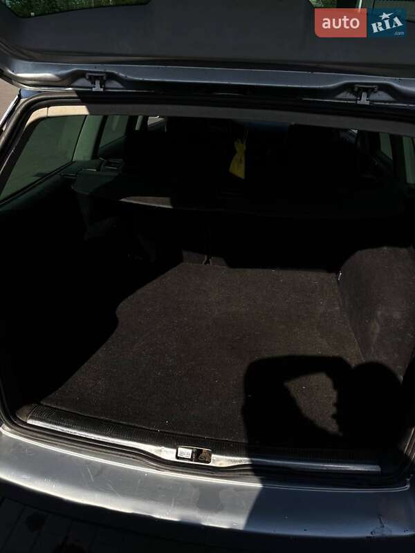 Универсал Volkswagen Passat 2001 в Смеле