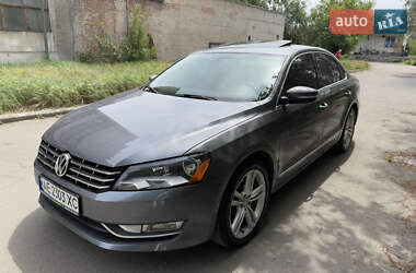 Седан Volkswagen Passat 2013 в Днепре