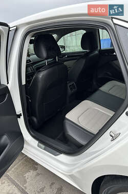Седан Volkswagen Passat 2014 в 