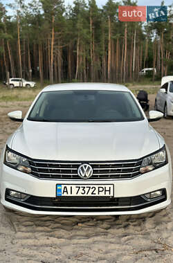 Седан Volkswagen Passat 2015 в Софиевской Борщаговке
