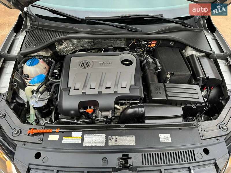 Седан Volkswagen Passat 2011 в Луцке