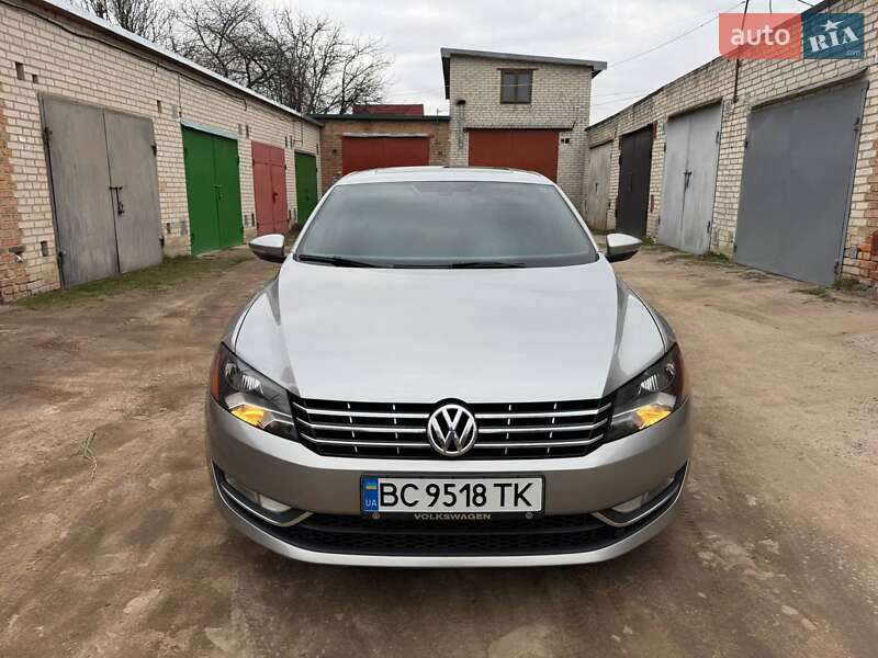 Седан Volkswagen Passat 2011 в Луцке