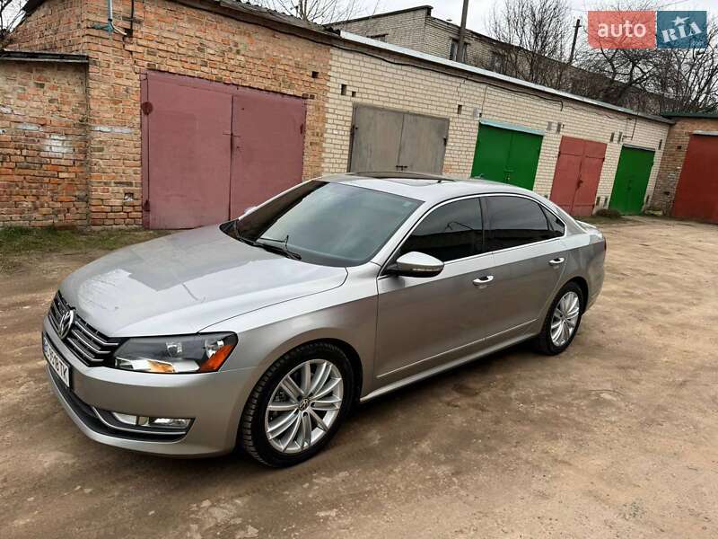 Седан Volkswagen Passat 2011 в Луцке