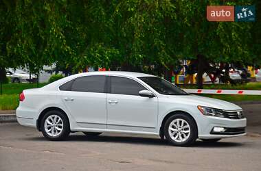 Седан Volkswagen Passat 2017 в 