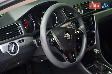 Седан Volkswagen Passat 2017 в 