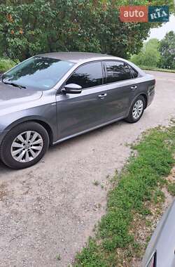 Седан Volkswagen Passat 2014 в Запоріжжі
