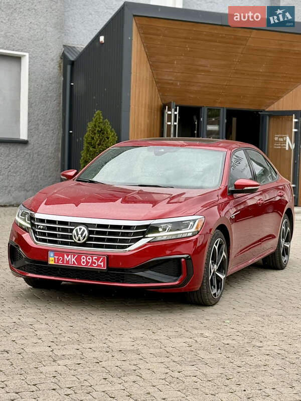 Седан Volkswagen Passat 2022 в Коломые